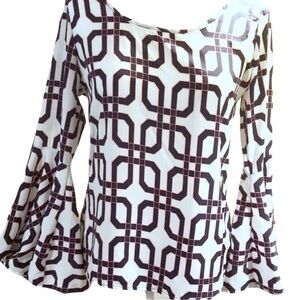 Peach Love California Womans Geometric White Navy Coral Bell Sleeve Blouse M